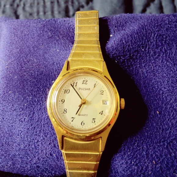 Pulsar ladies watch - Picture 3 of 6